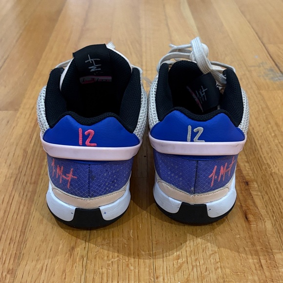 Nike Cream and Pink Athletic Shoes - Picture 3 of 5